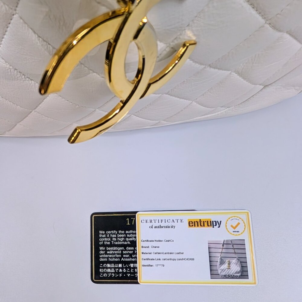 Chanel Rare Vintage White Quilted Lambskin Large Hobo Tote 24k GHW - Picture 16 of 16